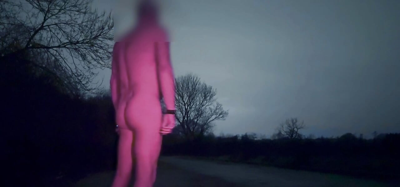 Branlette à poil à 2 endroits pieds nus et twerking