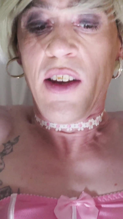 Mature Welsh Sissy Wants to Please