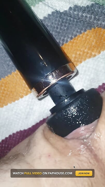 Ich reite einen Dildo, natürlich, blau, riesig
