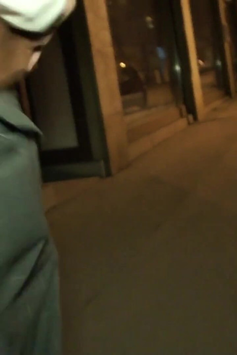 Em pêlo esse jovem buraco