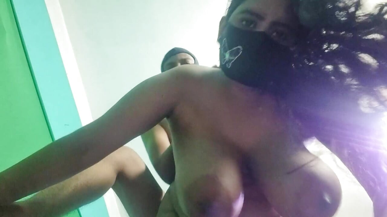 Hot Couple Passionate Sex  Fucked Her Hard On Top & Came All Over