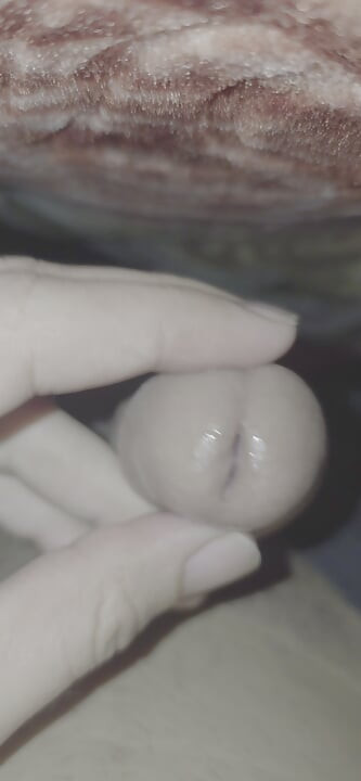 Un garçon desi sexy fait une branlette la nuit