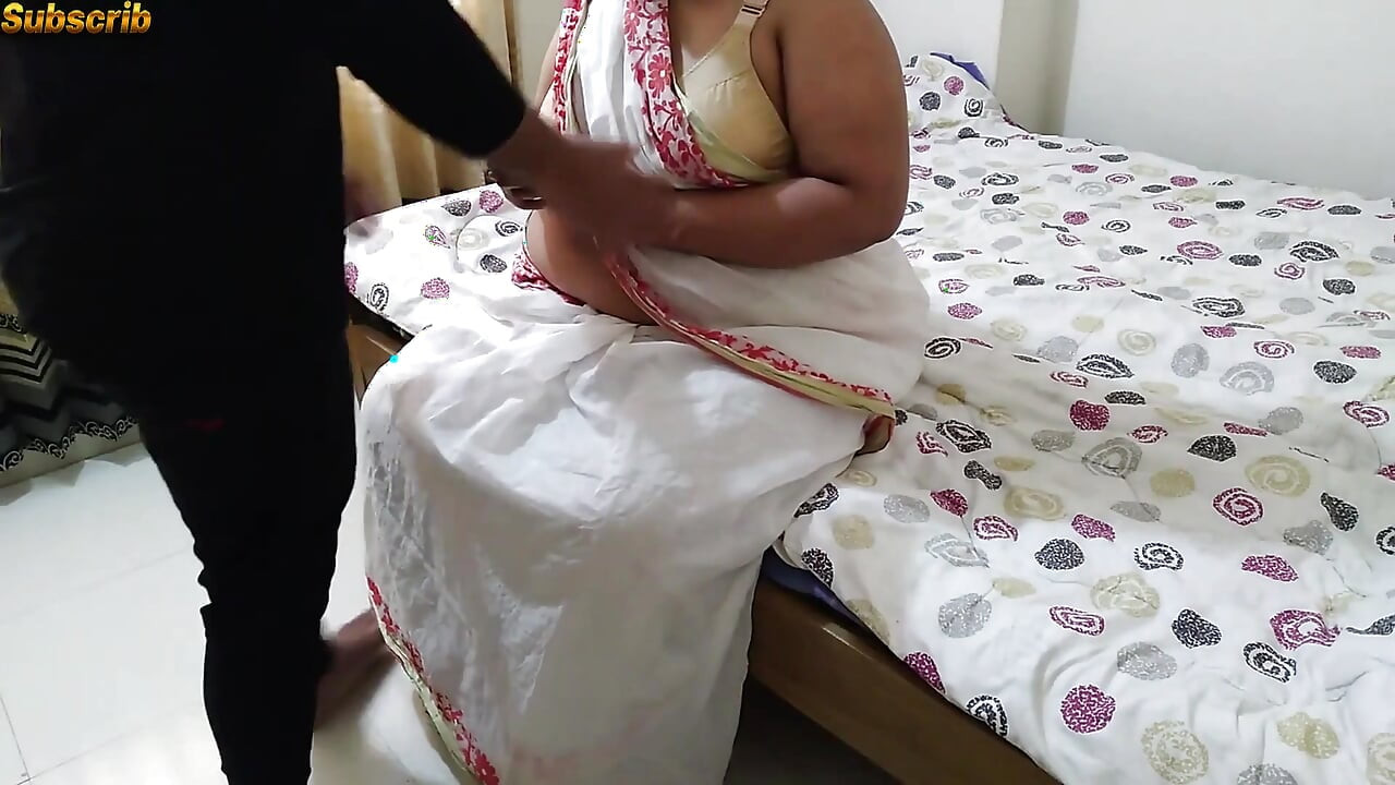 Vizinha tirando o sari e fodida na cama - indiana tia indiana