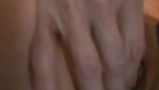 Goode Kız Islak Amcığını Nasıl Parmakladiğini Gösterirken 31 Talimatı Veriyor