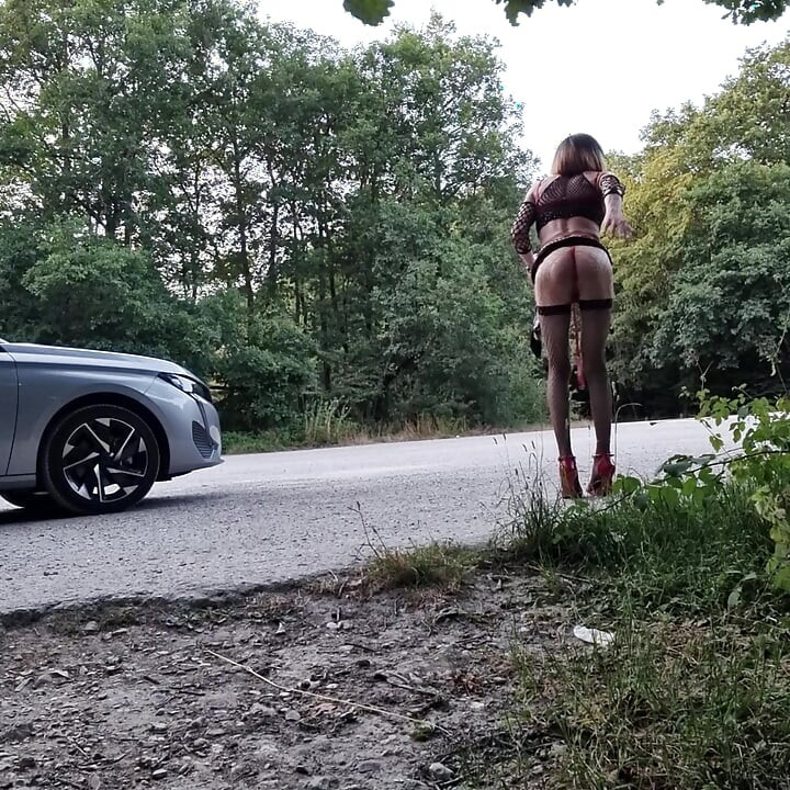 SchooL❣️Teacher shows off in the car park of La Faisanderie. [⁵Jul²⁶] ²⁰h ²³h VaneSsaBiTCHx PariSChienneTrvprod⁹¹