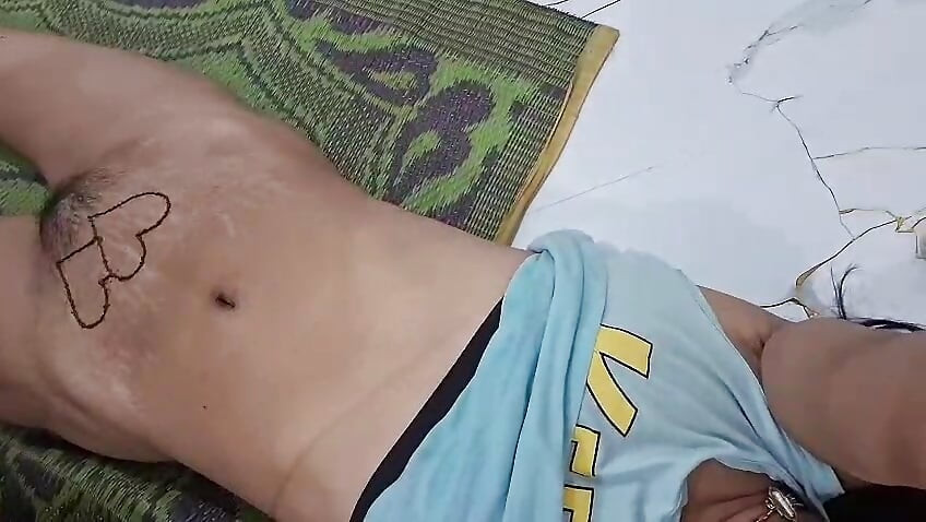 Amcıkta mehndi ile tasarım (burr)