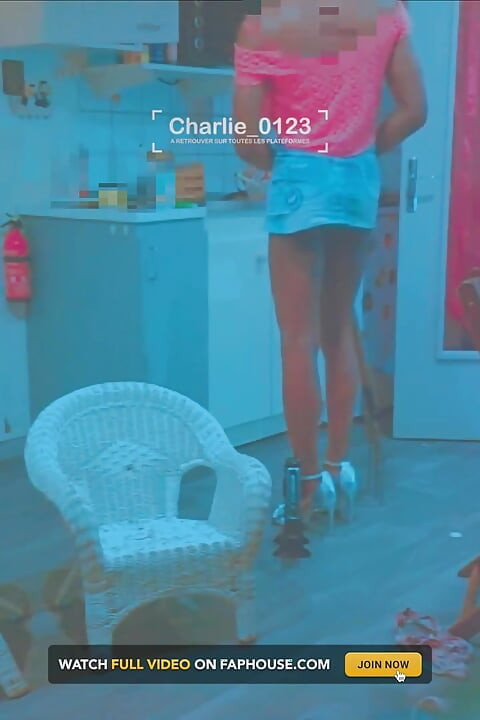 月の下で禁断の果実を摘む