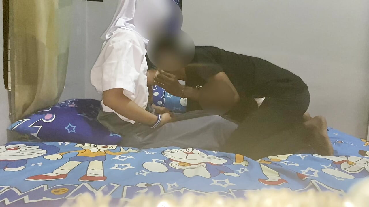 学校に行く前に義理の妹とセックスすること