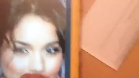 Vanessa hudgens beni kurtarıyor