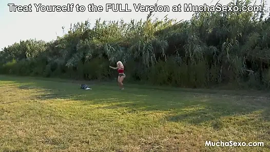 It’ll be Our Little Secret! Busty Chica Blondie Fesser Fucked on a Field at MuchaSexo