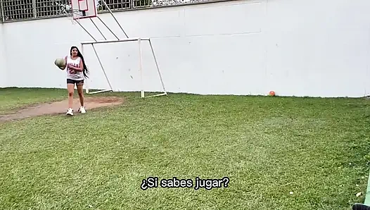 Basketbol oyununda bahis kaybederim ve vajinamı sıkı ve sulu yapmak zorundayım