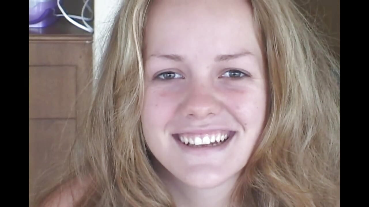 性感的年轻女孩喜欢大鸡巴插菊花