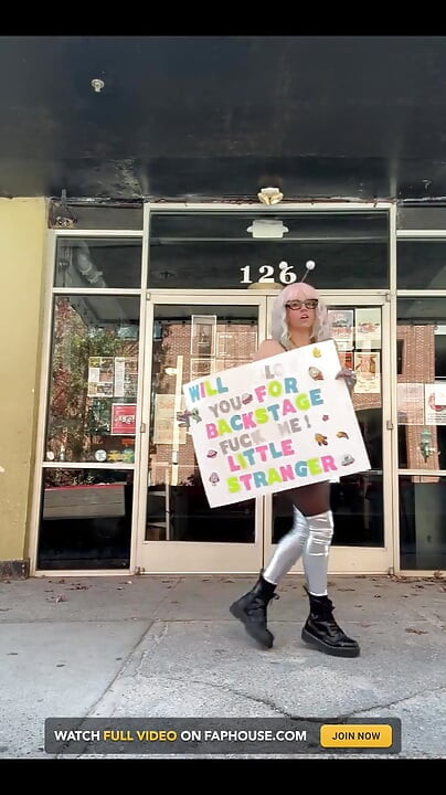 Suzy Wylde viene caliente y cachonda para este contenido fresco!