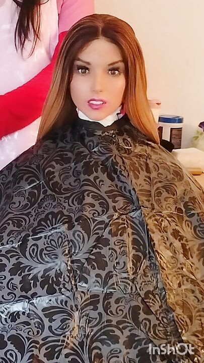 Ședință de model cu emma, șamponul barberette