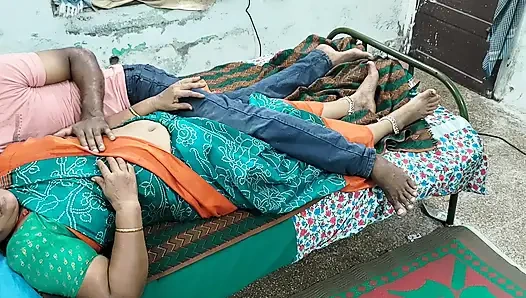 Сводная сестра и я расслаблялись на кровати, когда он был потрясен мыслью, что я вдруг захотела заняться сексом с ним.