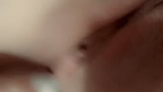 Mssmalice одна вдома дрочить її мокру пизду