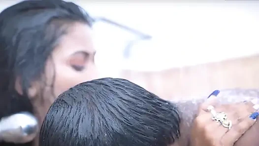 горячая подруга..