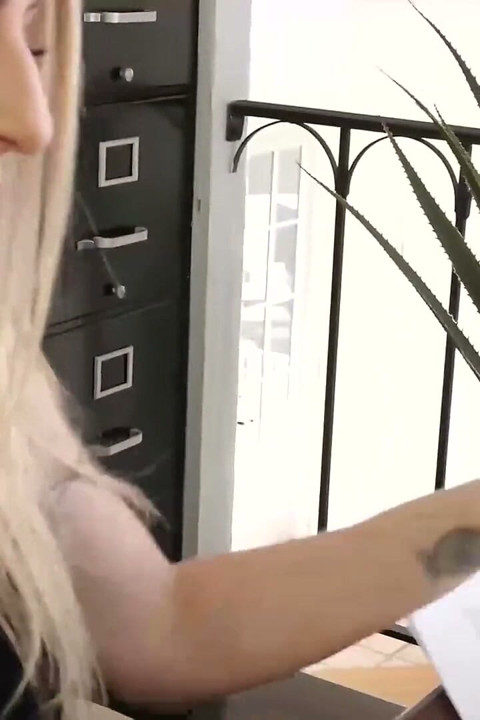 PORNSTARPLATINUM - țâțoasa Natasha Star futută și pulverizată cu spermă
