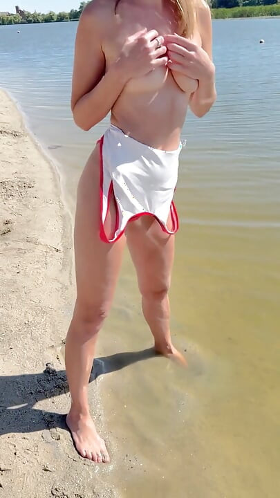 Naken flicka