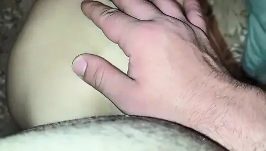 Aku masuk ke posisi kampung dan saudara tiriku masturbasi memekku dengan kontol besarnya