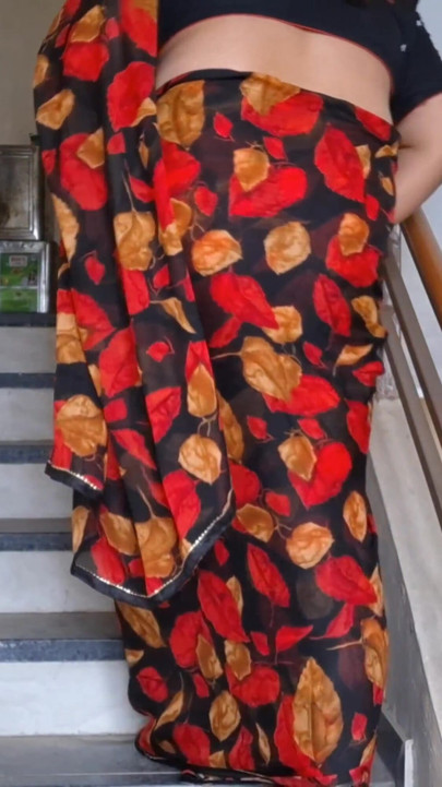 Смокинг MILF из Sutta Dominica