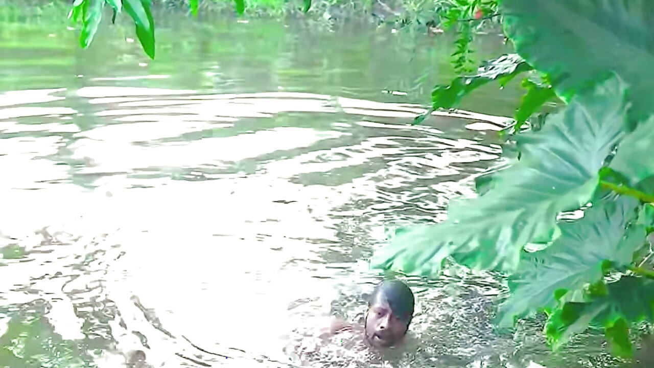 Un garçon inconnu baise une fille inconnue