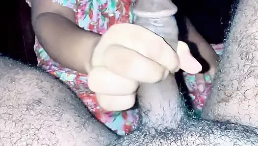 Asyalı evli kadın amcığını sikiyor