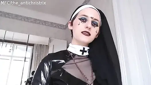 Сексуальная сатанинская монахиня