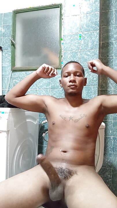 Kamu suka kontol hitam besar♠️ku?