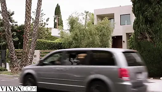 VIXEN - Tori Black и Caprice в самом горячем тройничке, который вы когда-либо увидите!