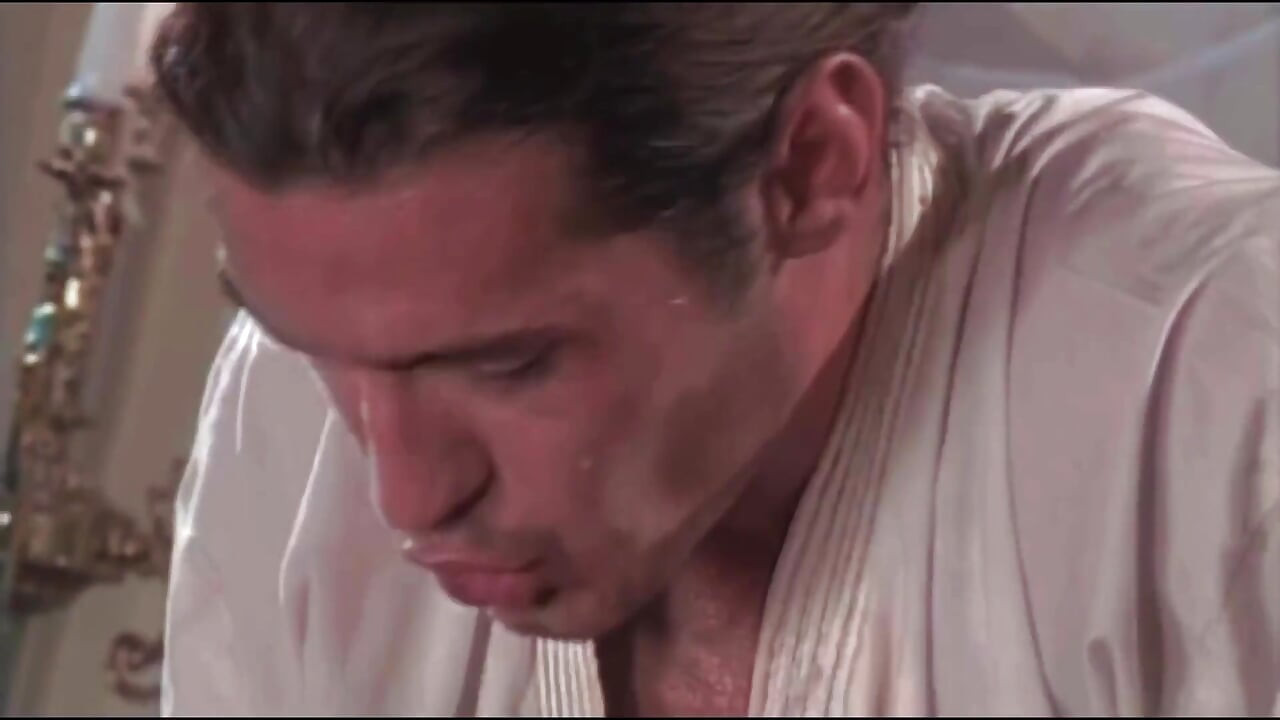 Quente foda oriental com a linda milf