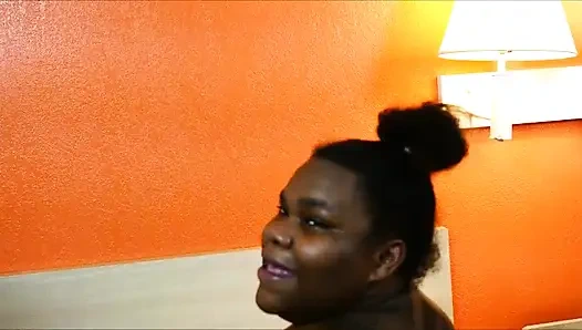 Asyalı bebekle oyuncu seçmeleri