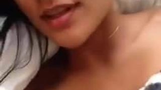 Видео с сексуальной RisisVuto Da Amica на Regalo Di Companno XX