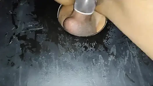 Aku suka banget nyepong kontol raksasa pria kulit hitam di gloryhole, jadi aku ngentot pantatku habis-habisan!