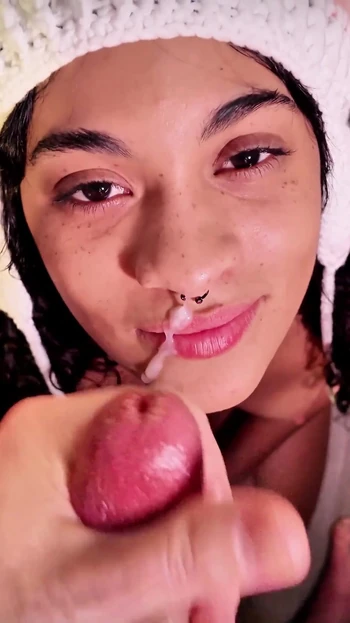 Key moment from "POV Simone Ryder BJ & Facial Part 1"