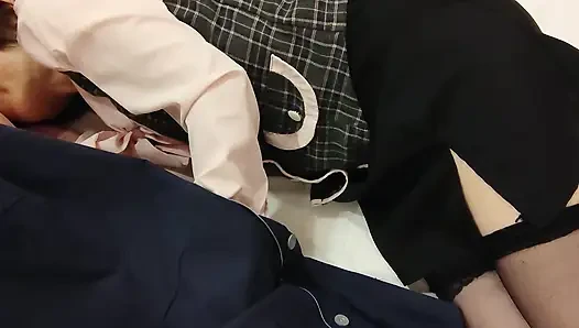 Amatör bakış açısı - ofis bayan asistanı oral sekste boşalırken ıstırap içinde kıvranıyor - dölleme seks - oral seks - cosplay