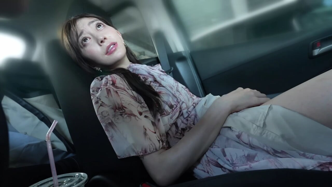 Amiga sexual e esposa de outro homem, esbelta de 40 anos, ela é frequentemente fodida por estranhos