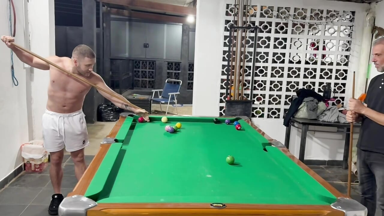 Sr Carmona and Victor Ferraz playing naked billiards