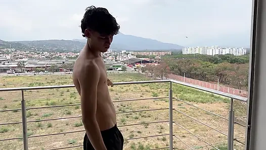 I'm Bored so I Decide to Play a Little Prank on My Stepsister so I Can Her