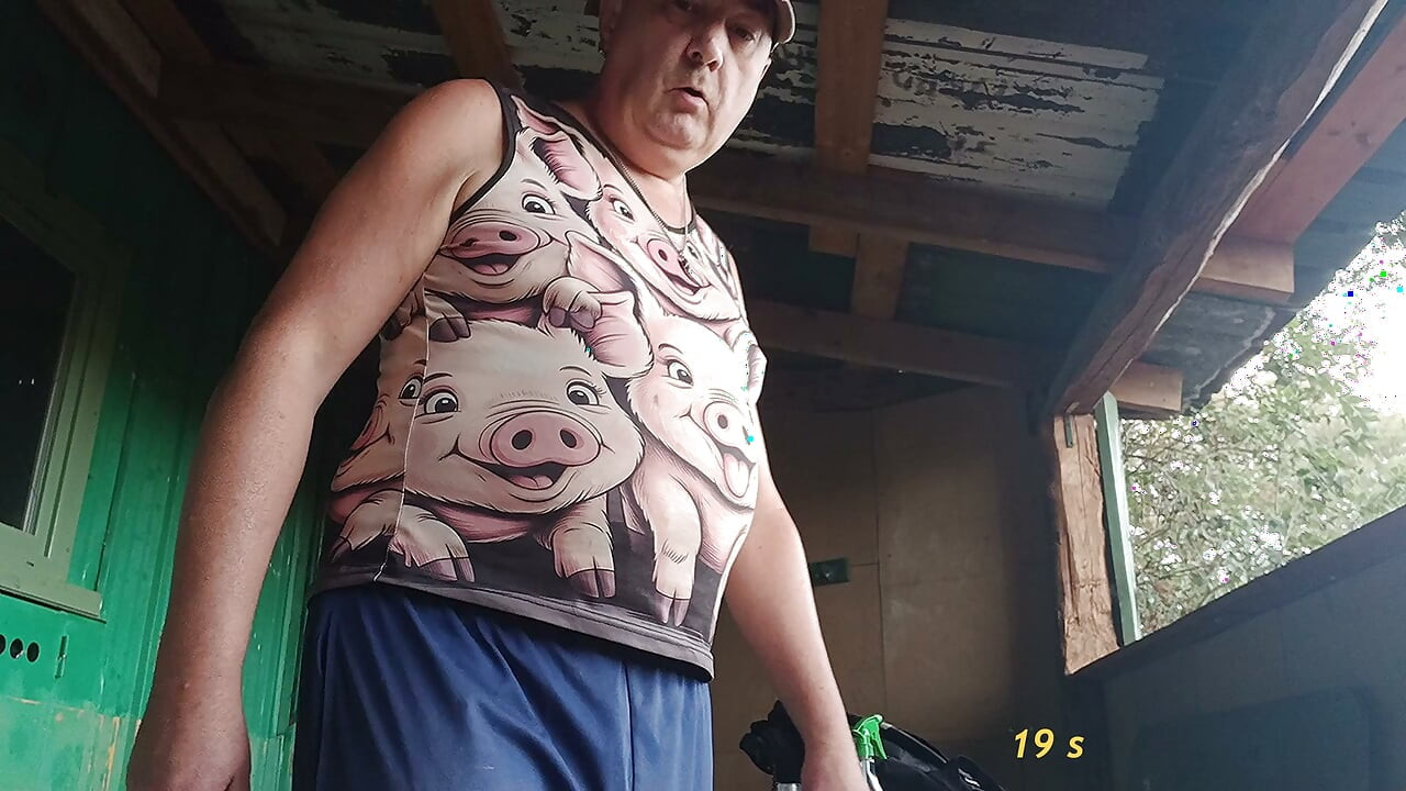 ¡Buena grasa de cerdo expuesta en la choza, delicia de meadas y exquisito hedor de mis grandes y apestosas skeas, skets y cho7 que apestan!