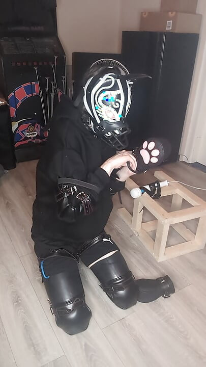 mittens bitchsuit humping