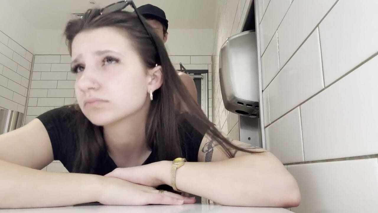 Hot Huge Ass Teen Got Fuck At The Mall By Stranger For The First Time