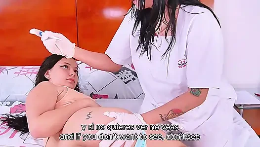 Kitty dj dan jennifer lagi asik jilat memek di ruang gawat darurat - lesbian dengan jari, lidah, dan muncrat eksplosif