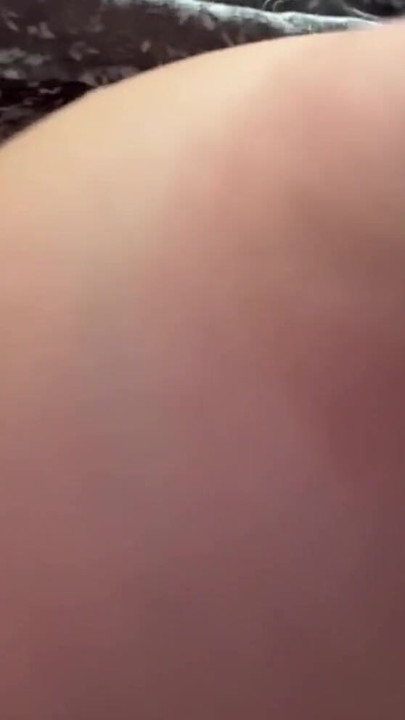 Artemisia Love tjera svoje sočne sise da poskakuju pred kamerom | Isječak 3