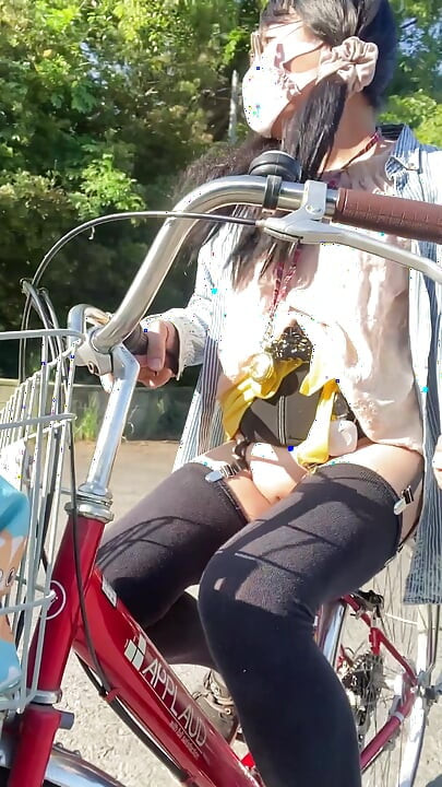 No219 Tack Exposure on a Morning Park Walk