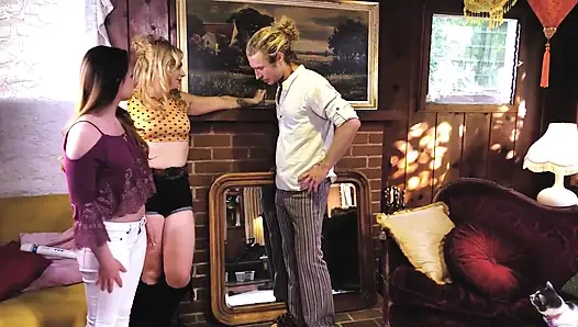 Aksi hot lesbian alison rey: michael vegas & siouxsie q | Di balik layar | Khusus orang dewasa