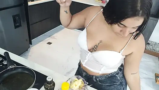 Cooking with Cummy Bear