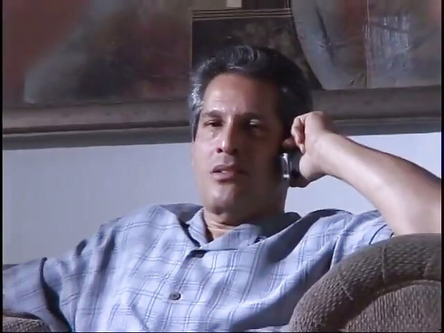 Joven niñera con tetas pequeñas teniendo 69er con su jefe