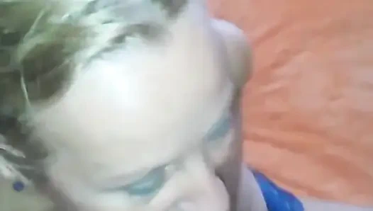 Удовольствие Selena от минета крупным планом