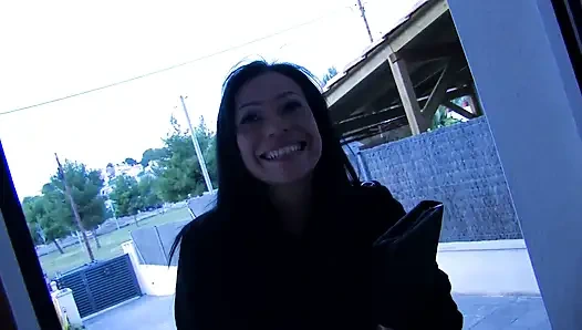 Büyük memeli seksi orta yaşlı seksi kadın götünü parmaklıyor... ağzına boşalma